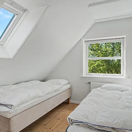 Hjort - 80m From The Sea By Interhome